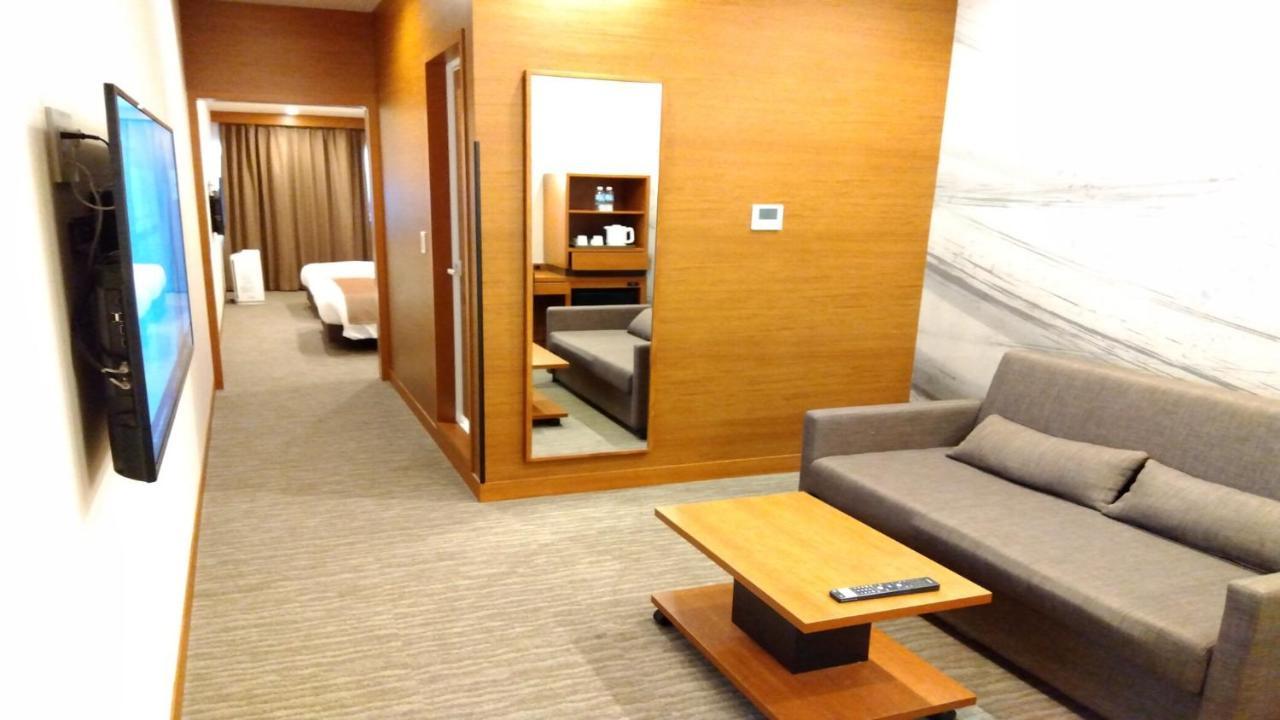 Odysis Suites Osaka Airport Hotel Izumisano Exterior photo